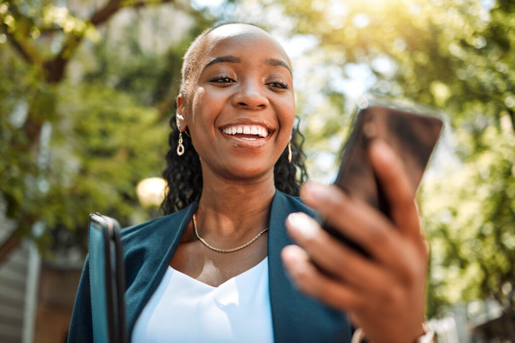 Woman on phone looking at instagram.

Instagram marketing