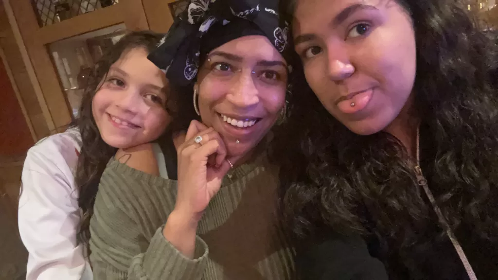 Photo of mother with lung cancer, Keshia Liburd with her two daughters.